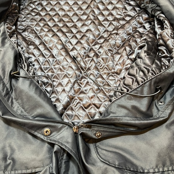 Pendleton nylon and poly Rain jacket - Picture 9 of 15